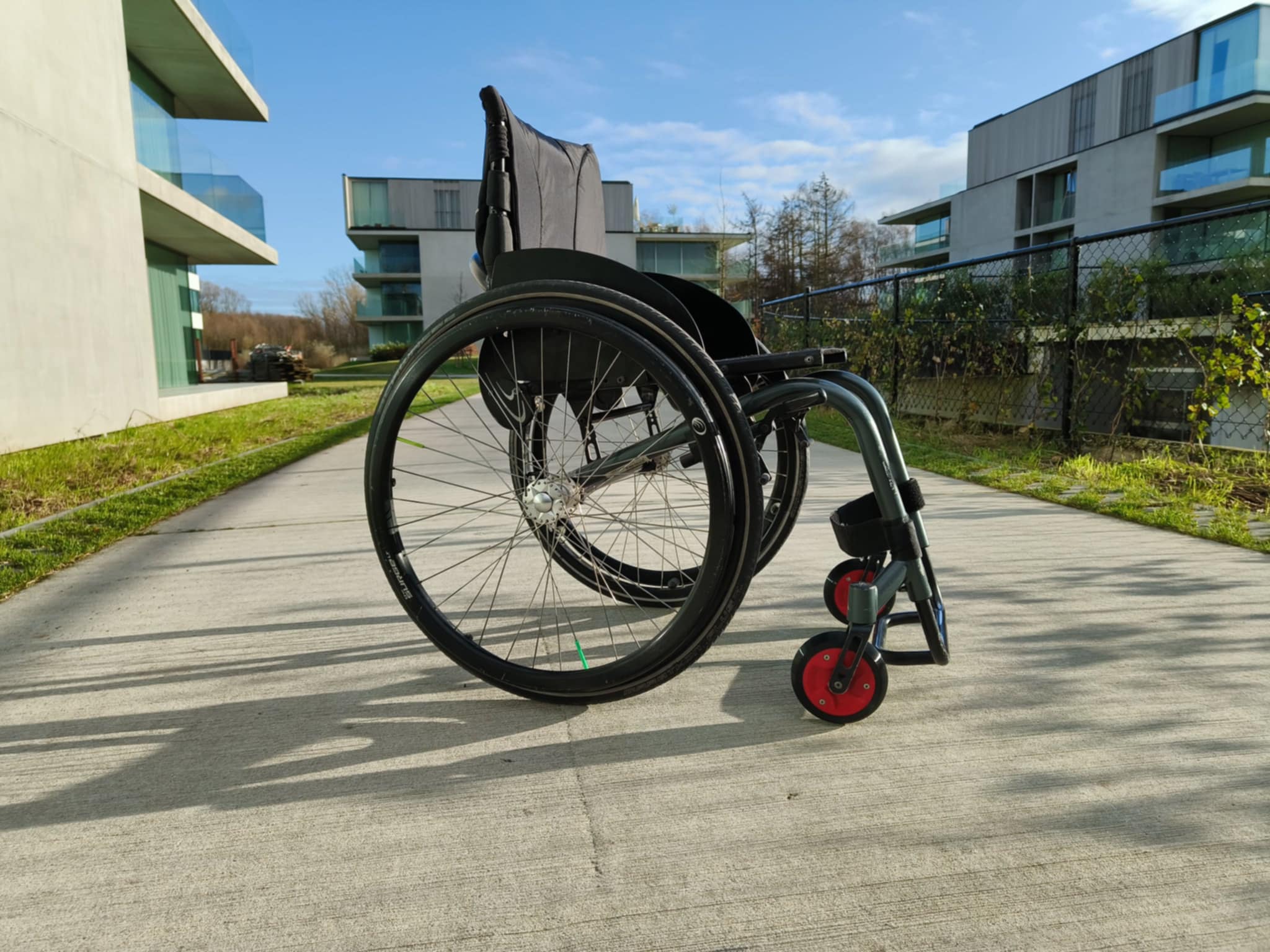 Easy Wheely – with us, you can personalize your own front wheels with enhanced damping. This way, you can overcome any obstacle in style!